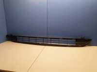 Решетка в бампер центральная для Toyota RAV 4 2013-2019 Б/У
