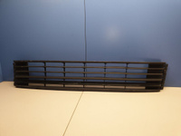 Решетка в бампер центральная для Volkswagen Polo Sedan 2011- Б/У