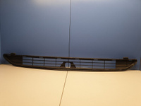 Решётка в бампер центральная для Toyota RAV 4 2013-2019 Б/У