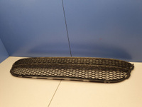 Решетка в бампер центральная для Volkswagen Tiguan 2007-2016 Б/У